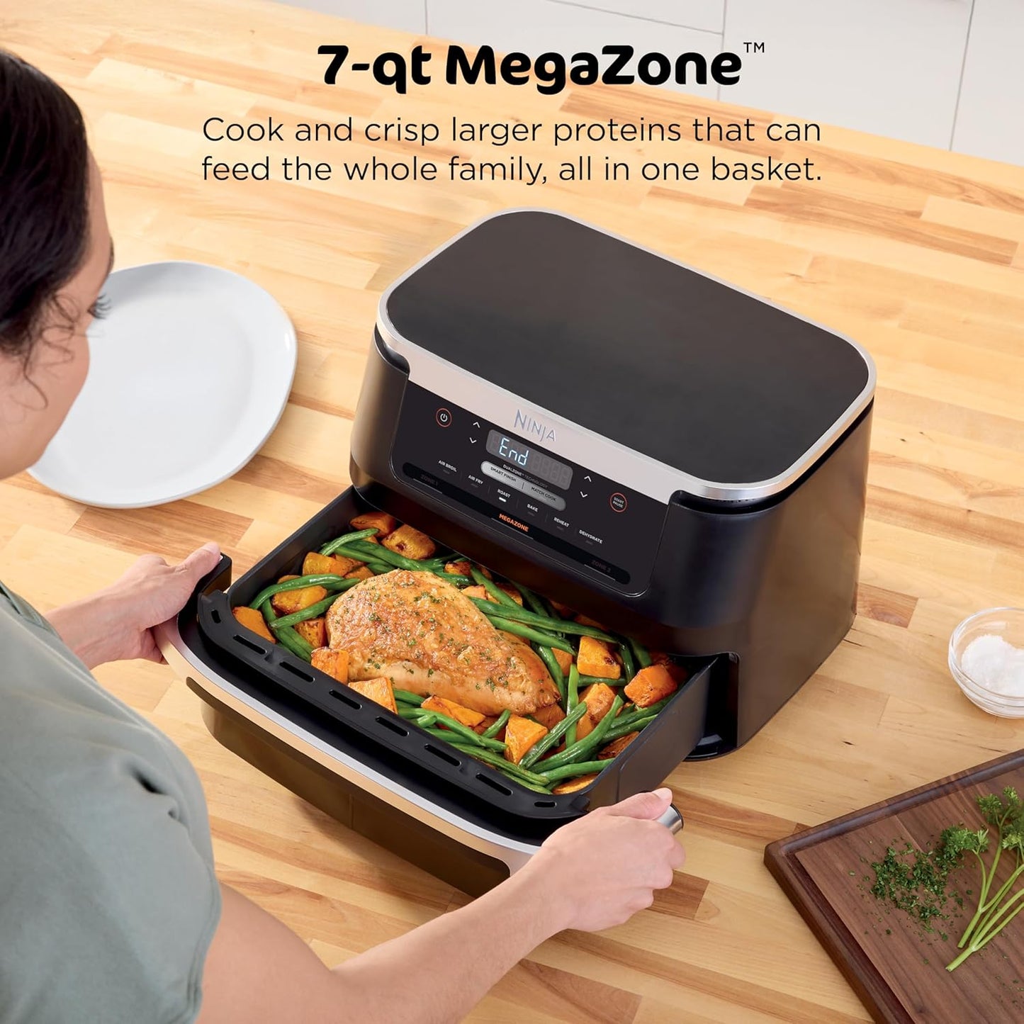 Ninja Foodi 6-in-1 FlexBasket Air Fryer with 7-QT MegaZone & Basket Divider for Large Proteins & Full Meals, Smart Finish Cook 2 Foods 2 Ways, Family Sized Capacity, Air Fry, Roast & More, Black DZ071
